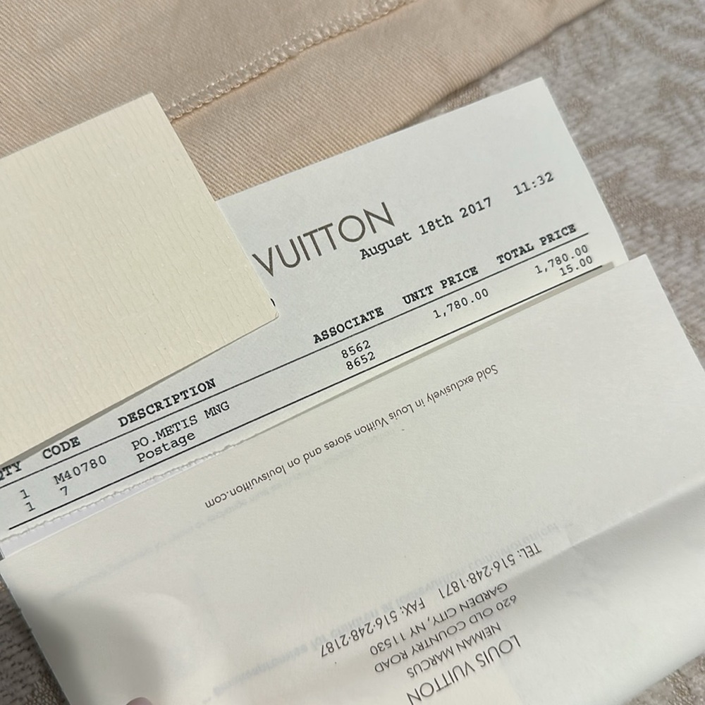 Authentic Louis Vuitton Pochette Metis w/ receipt - Picture 9 of 11